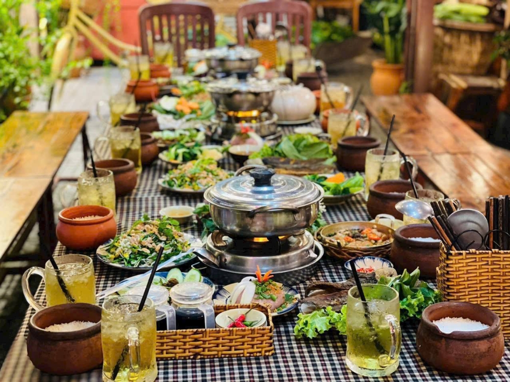 Không gian và thực đơn